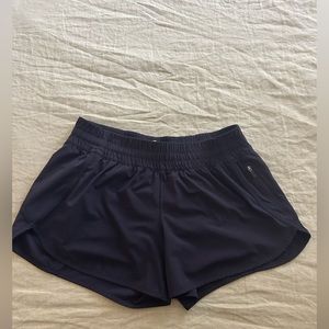 Lululemon teach that short